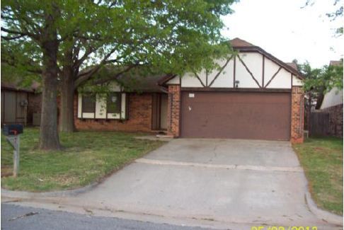 416 Conestoga Dr, Yukon, OK 73099