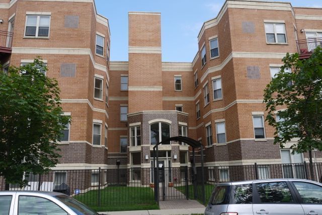 6015 N Mozart St Apt 206, Chicago, IL 60659