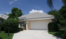 72 Fountain Cir Naples, FL 34119