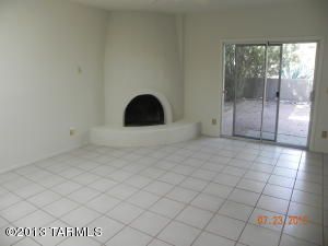 6578 N Foothills Dr, Tucson, AZ 85718