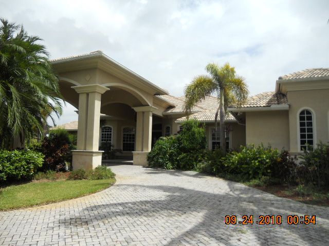 5600 Thouroughbred Lane, Fort Lauderdale, FL 33330