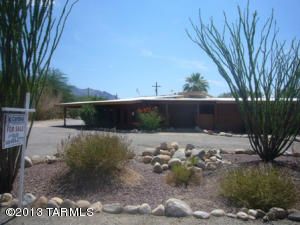 7120 N Edgewood Pl, Tucson, AZ 85704