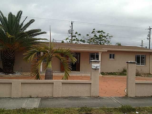 8711 SW 41 ST, Miami, FL 33165