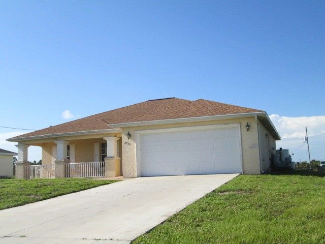 2711 62nd St W, Lehigh Acres, FL 33971