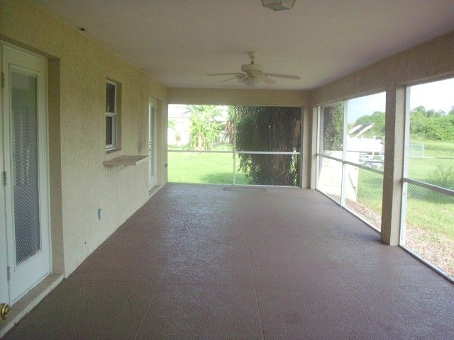 5524 Beauty St, Lehigh Acres, FL 33971