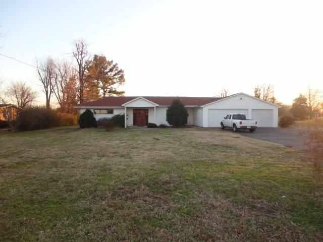 8350 Carneal Rd, West Paducah, KY 42086