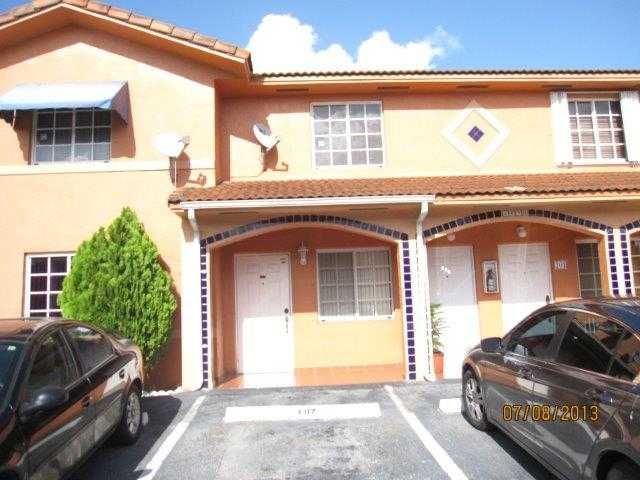 3250 W 70th St Unit 102, Hialeah, FL 33018