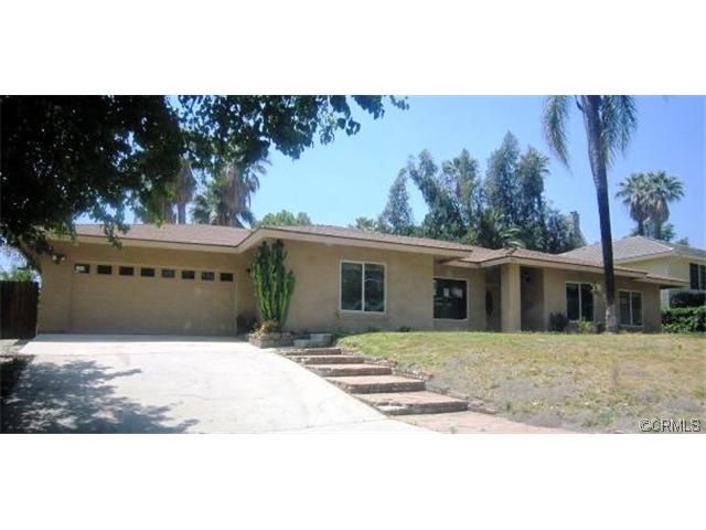 4034 Conejo Dr, San Bernardino, CA 92404