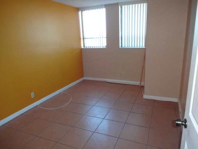 1880 N Congress Ave Apt 301, West Palm Beach, FL 33401