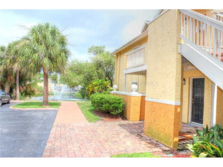 3525 Pine Cove Ct Apt 202b, Tampa, FL 33614