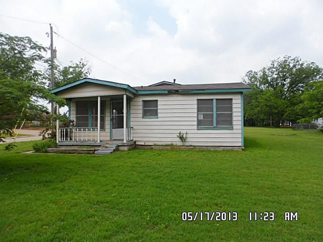 301 N Cherry St, Aubrey, TX 76227