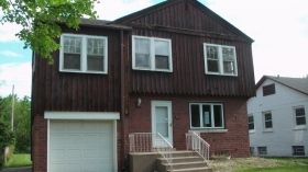 323 Sunnyside Ave, Munster, IN 46321