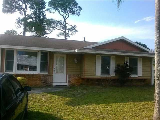 409 Ne Armory Cir, Port Saint Lucie, FL 34983