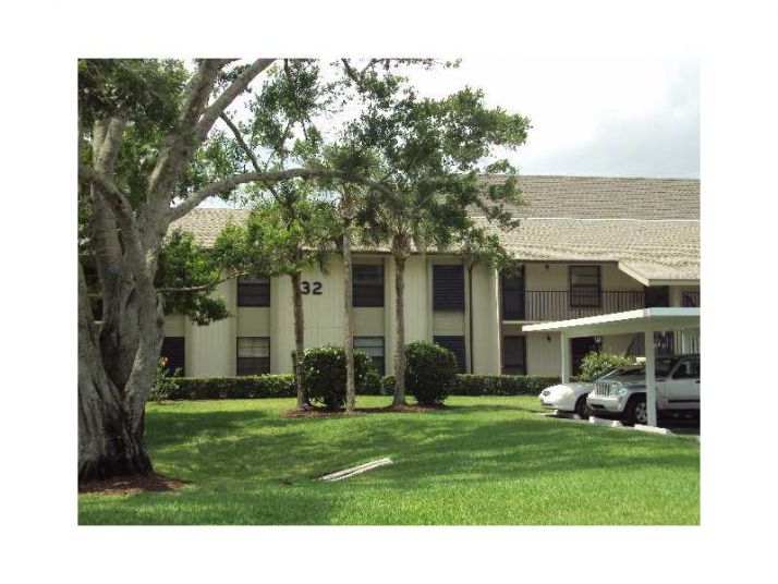 32 Plantation Dr Apt 105, Vero Beach, FL 32966