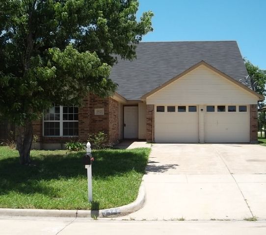 5422 Boxelder Dr, Arlington, TX 76018