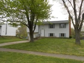 6052 Morningside Dr, Fairfield, OH 45014