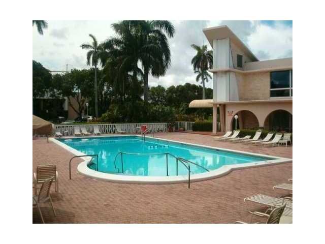 26 DIPLOMAT PW # 2208, Hallandale, FL 33009