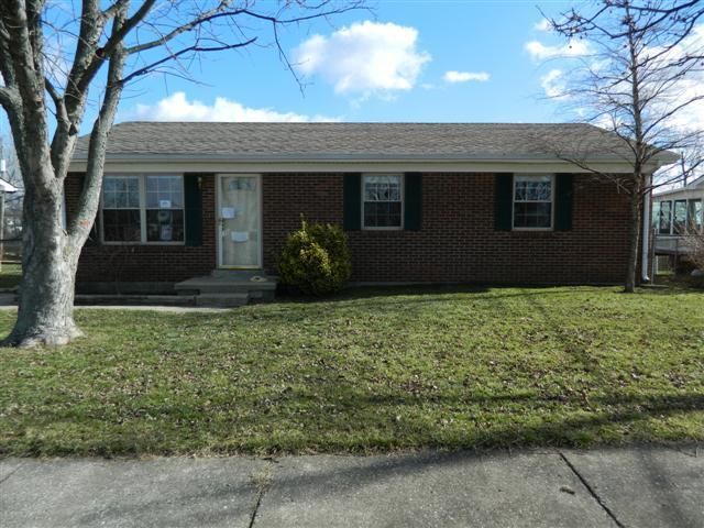 402 Foxwood Dr, Nicholasville, KY 40356