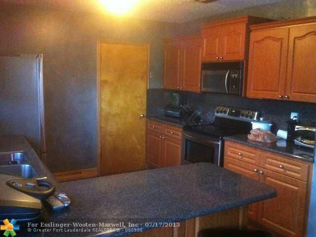 20020 E Oakmont Cir # 20020, Hialeah, FL 33015