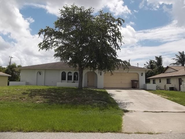 2715 SE 8th Ave, Cape Coral, FL 33904