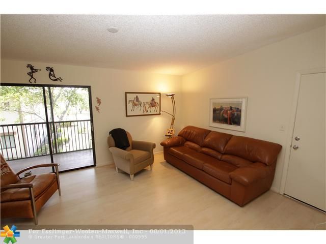 9379 S Belfort Cir # 216, Fort Lauderdale, FL 33321