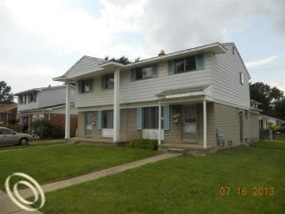 14300 14340 W Nine Mile, Oak Park, MI 48237