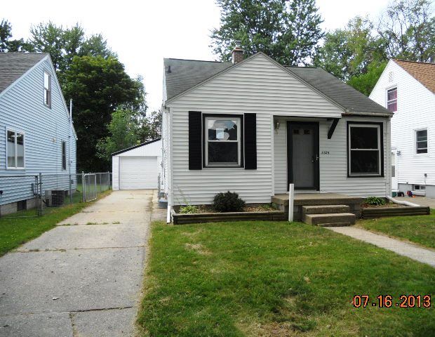 3325 Binscarth Avenue, Saginaw, MI 48602