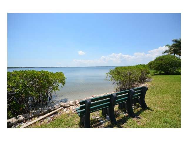 3462 Ne Causeway Blvd Apt 202, Jensen Beach, FL 34957