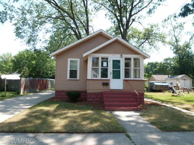 917 Amity Ave, Muskegon, MI 49442