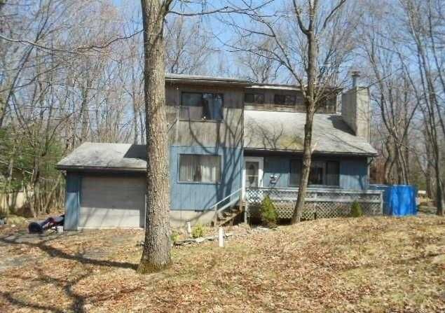 103 Westfall Dr, Dingmans Ferry, PA 18328