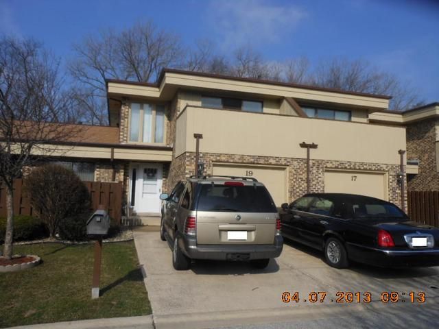 19 Sorrento Dr, Palos Heights, IL 60463