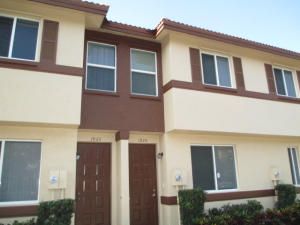 1923 Gardenia Ct, West Palm Beach, FL 33404