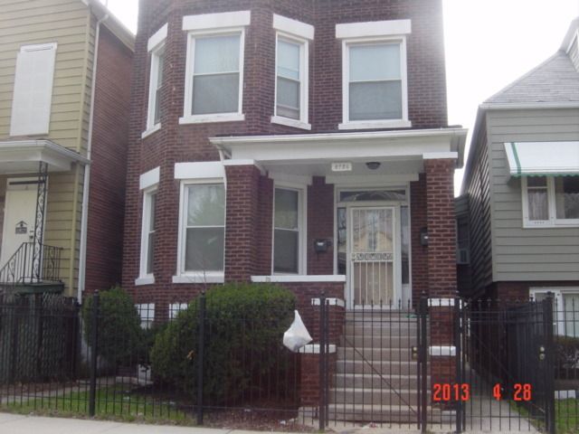 8724 S Saginaw Ave, Chicago, IL 60617