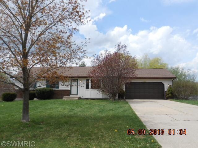 6109 Samrick Ave Ne, Belmont, MI 49306