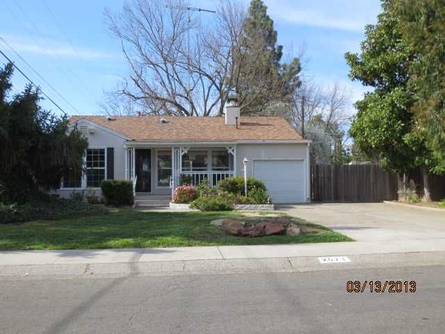 2671 Ione St, Sacramento, CA 95821