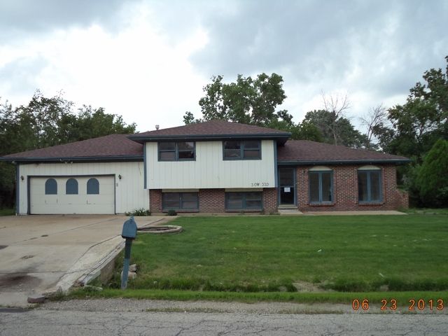 30w320 Pomeroy St, West Chicago, IL 60185