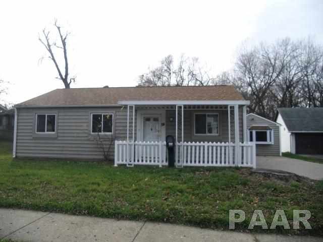 124 Craig Rd, Pekin, IL 61554