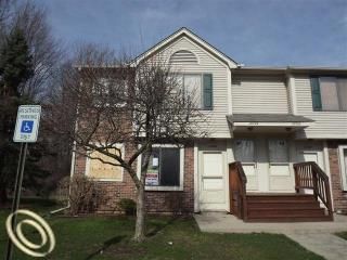 27728 Harrison Woods Ln # 9, Harrison Township, MI 48045