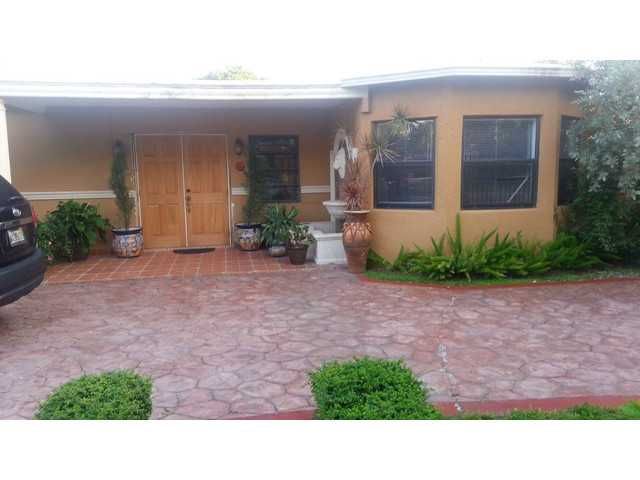 7986 SW 4 ST, Miami, FL 33144