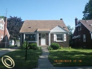 25709 Oakland Dr, Dearborn Heights, MI 48125