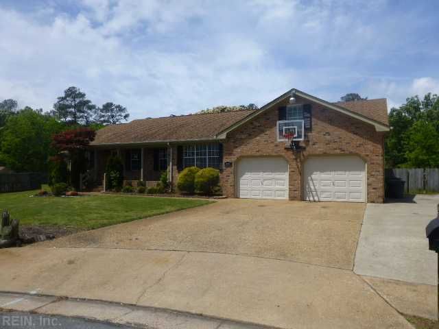 221 Skipper Ct, Hampton, VA 23669