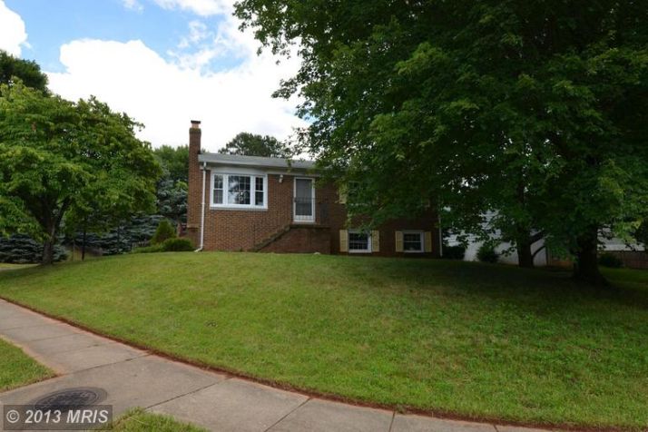 13873 Montoclair Ln, Woodbridge, VA 22193