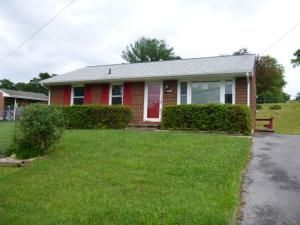 928 Shelbourne Ave, Vinton, VA 24179