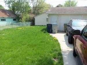 1727 1727a W Custer, Milwaukee, WI 53209