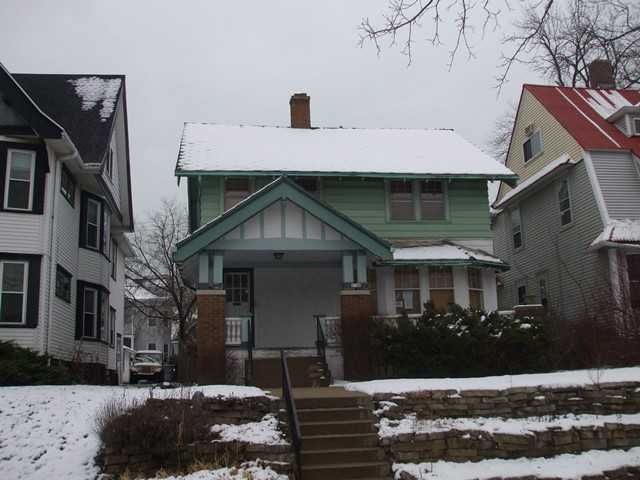 2740 N Maryland Ave, Milwaukee, WI 53211