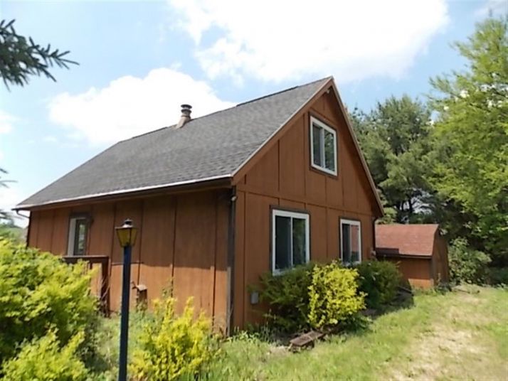 S1396 Gatling Ct, La Valle, WI 53941