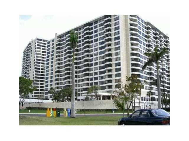 2500 PARKVIEW DR # 917, Hallandale, FL 33009