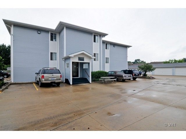 3170 W Monroe St Apt 201, Waukegan, IL 60085