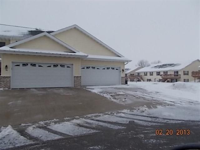 855 Prairie Gdns Unit 94, Kewaskum, WI 53040