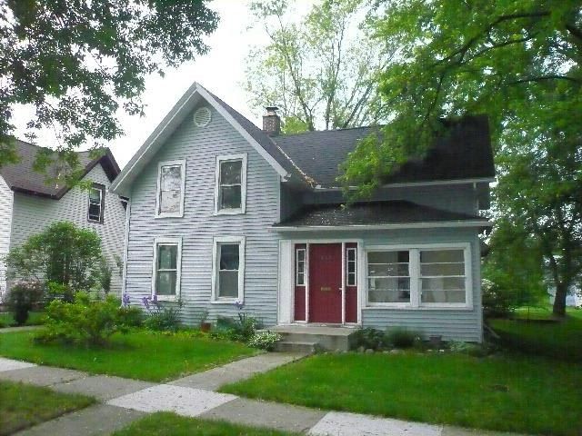 507 S Hubbard St, Horicon, WI 53032